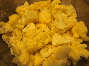 Chopped cauliflower- bigger than a bite size and washed