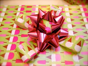 Just a fun idea- adding a slice of the paper inside the bow to coordinate.