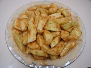 Fill empty pan with apple mixture.