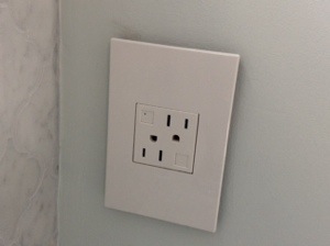 Now, am I the only girl who goes gaga for outlets? Cause these are awesome.